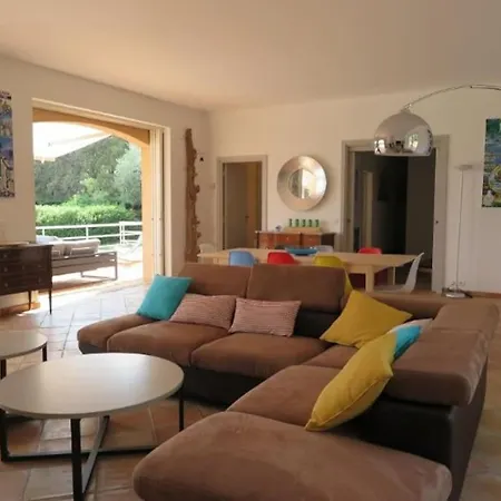 Gigaro Vue Mer, Piscine, Pool House, Plage Privee. *