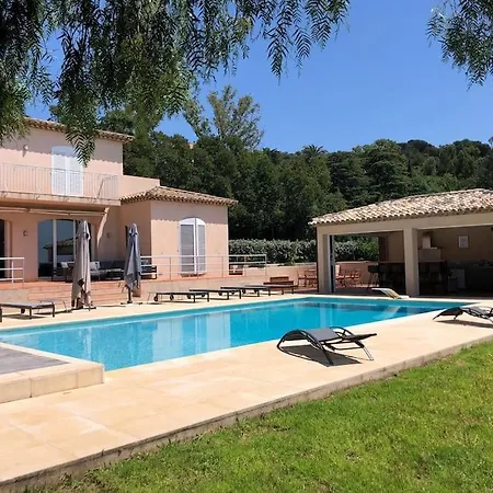 Apartment Gigaro Vue Mer, Piscine, Pool House, Plage Privee. *